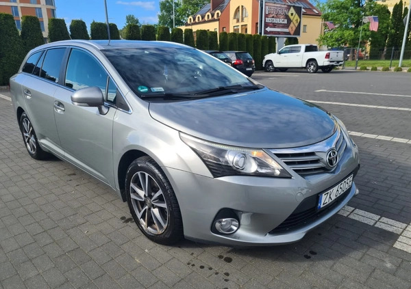 Toyota Avensis cena 46500 przebieg: 182000, rok produkcji 2014 z Koszalin małe 121
